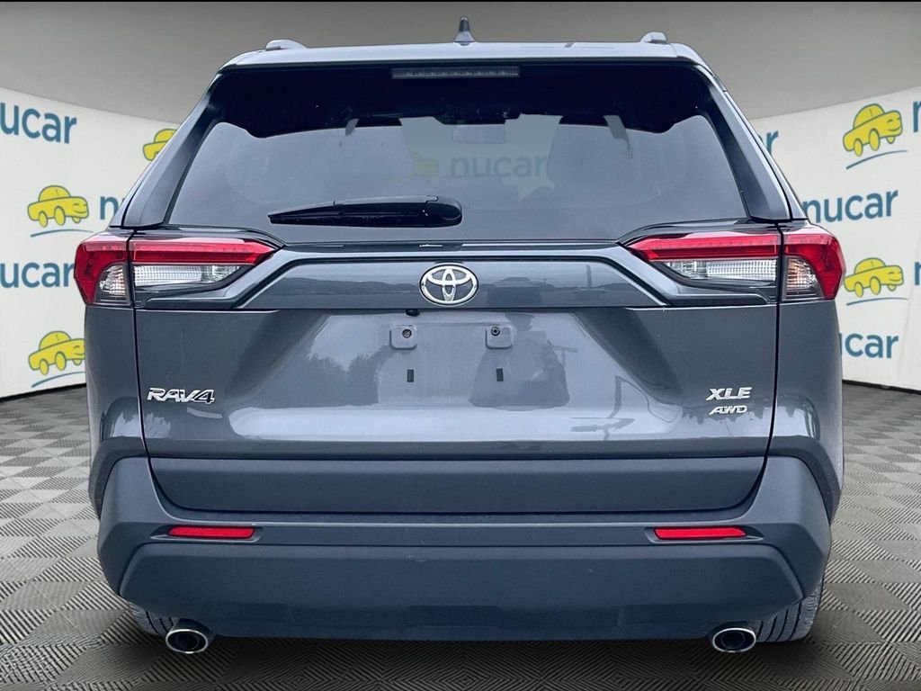 Used 2025 Gray Toyota XLE image 3