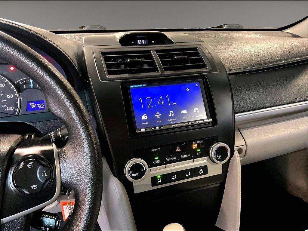 Used 2014 Gray Toyota LE image 18