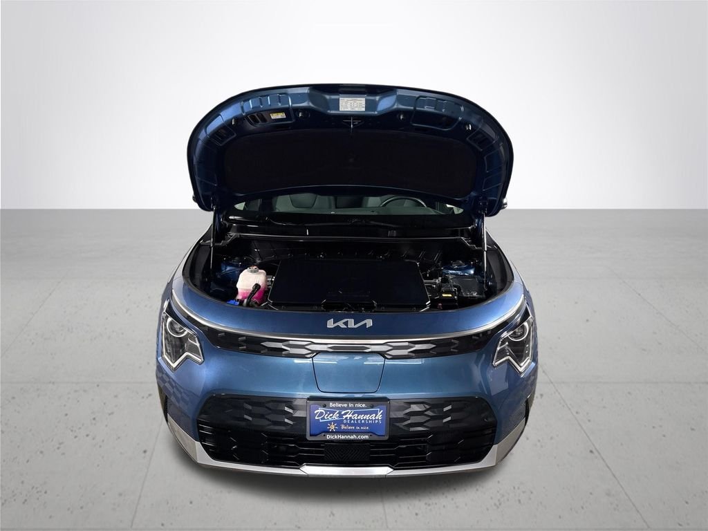 Used 2024 Blue Kia Wind image 22