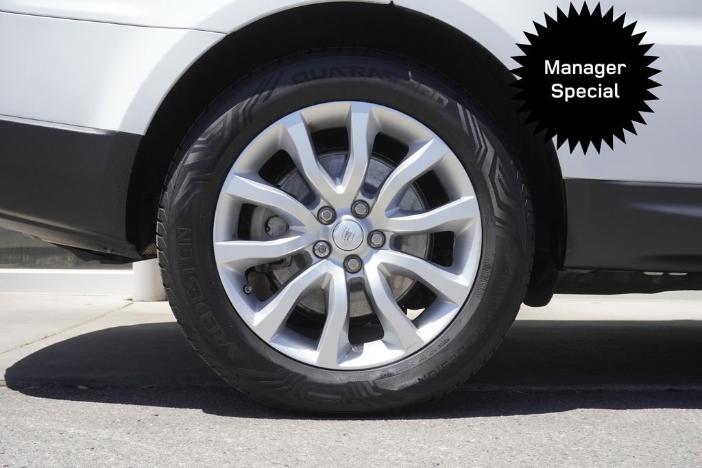 Used 2016 White Land Rover 3.0L V6 Supercharged HSE image 32