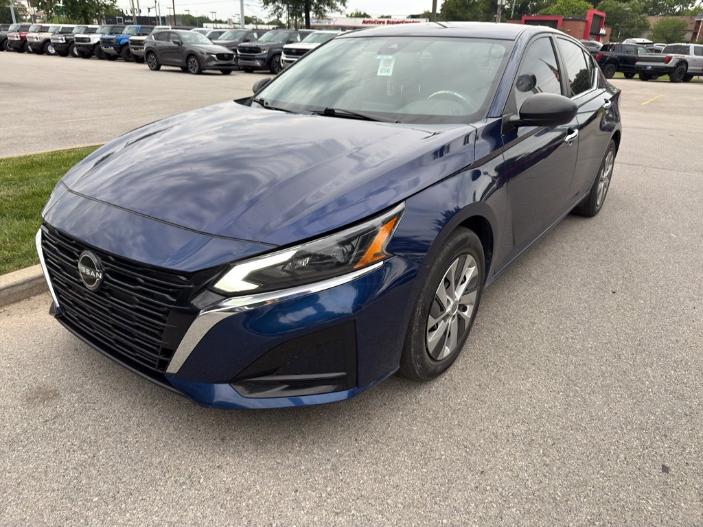 Used 2024 Deep Blue Pearl Nissan 2.5 S image 2