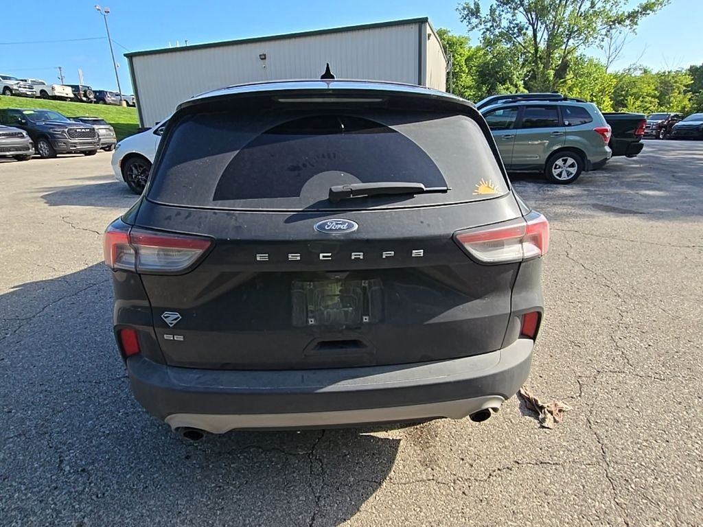 Used 2022 Black Ford SE image 6