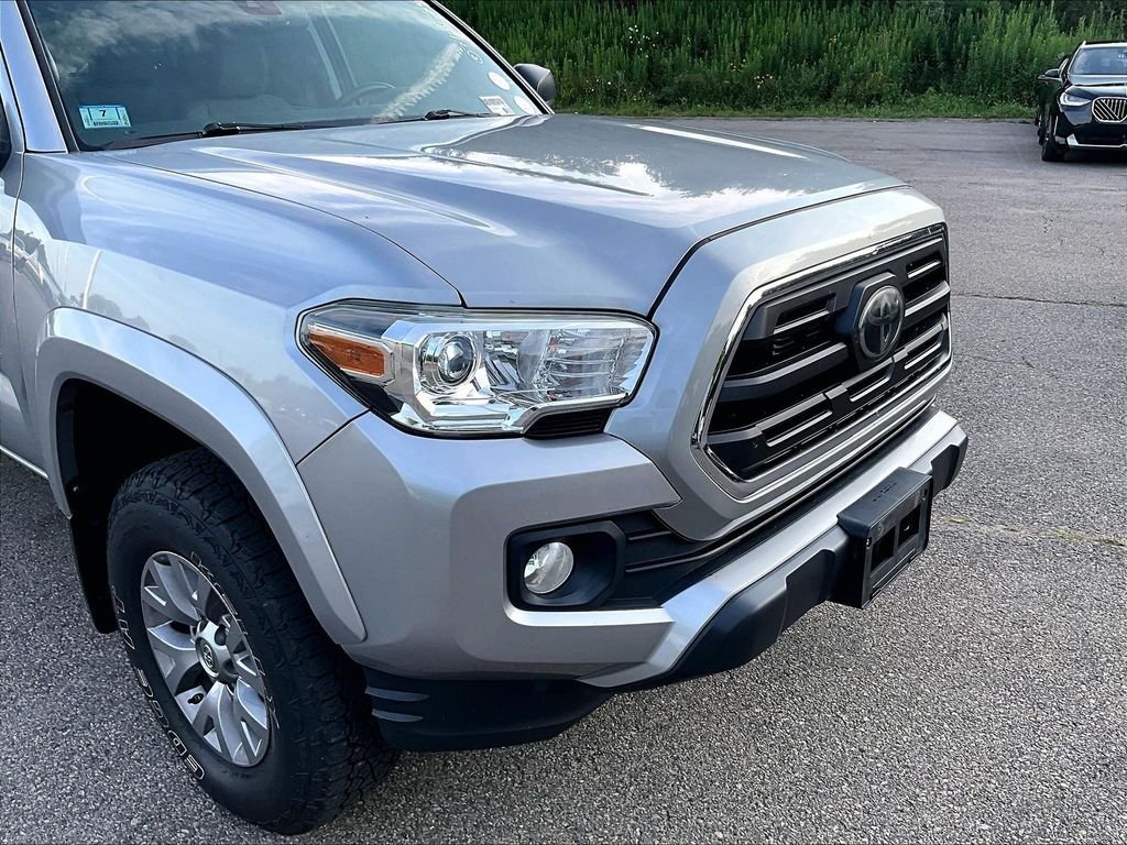 Used 2019 Silver Toyota SR5 image 8