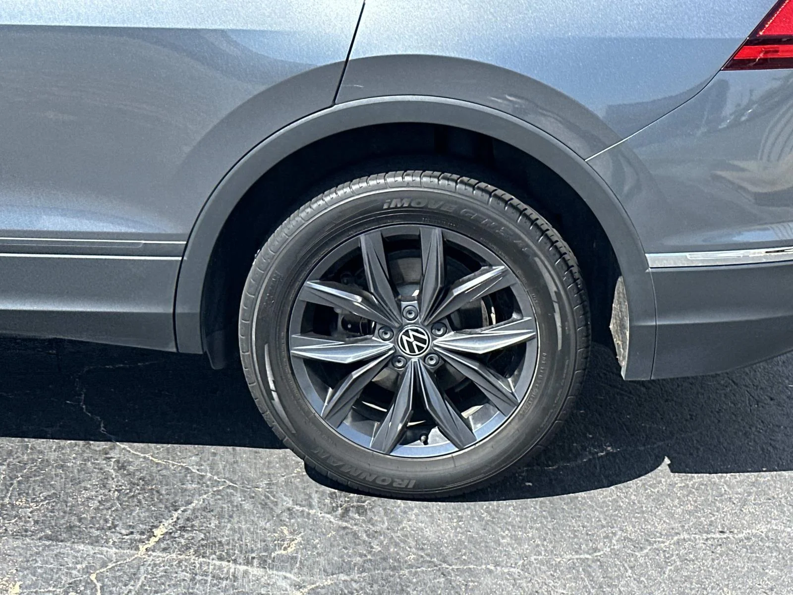 Certified Used 2023 Gray Volkswagen SE image 9