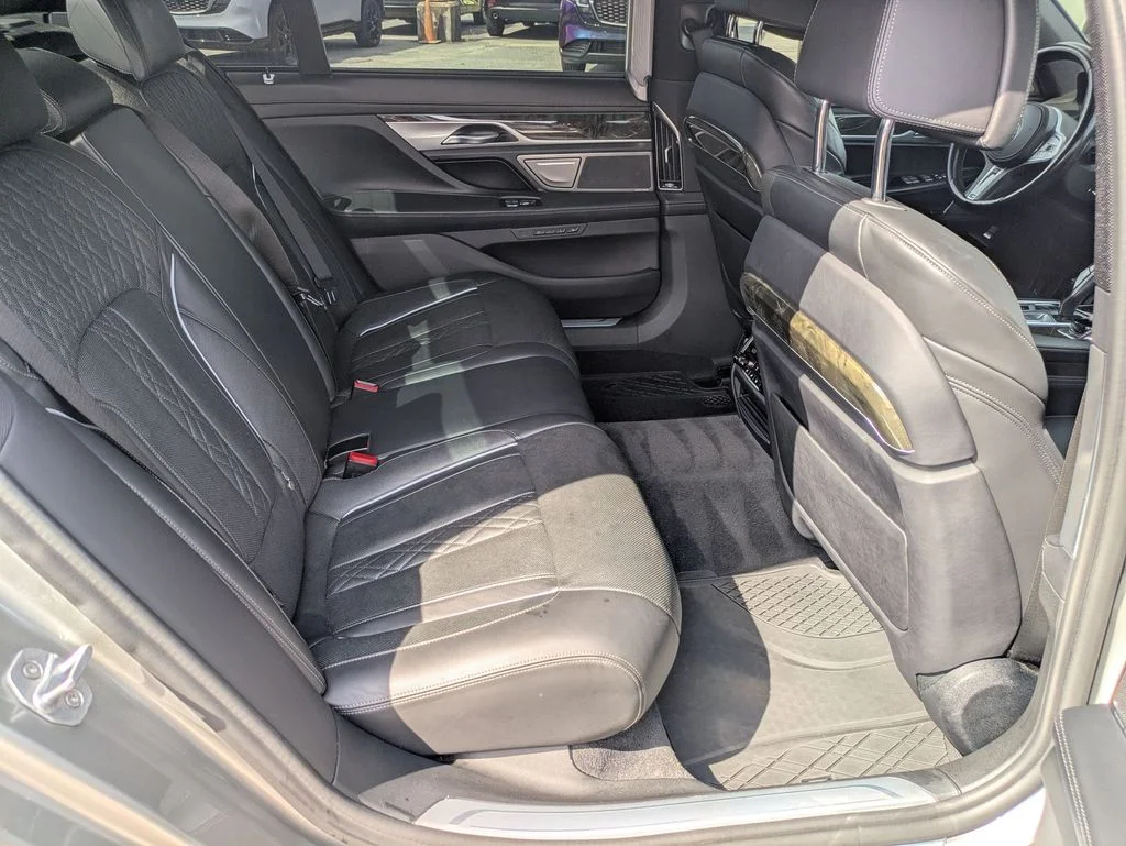 Used 2020 Gray BMW 750i xDrive image 21