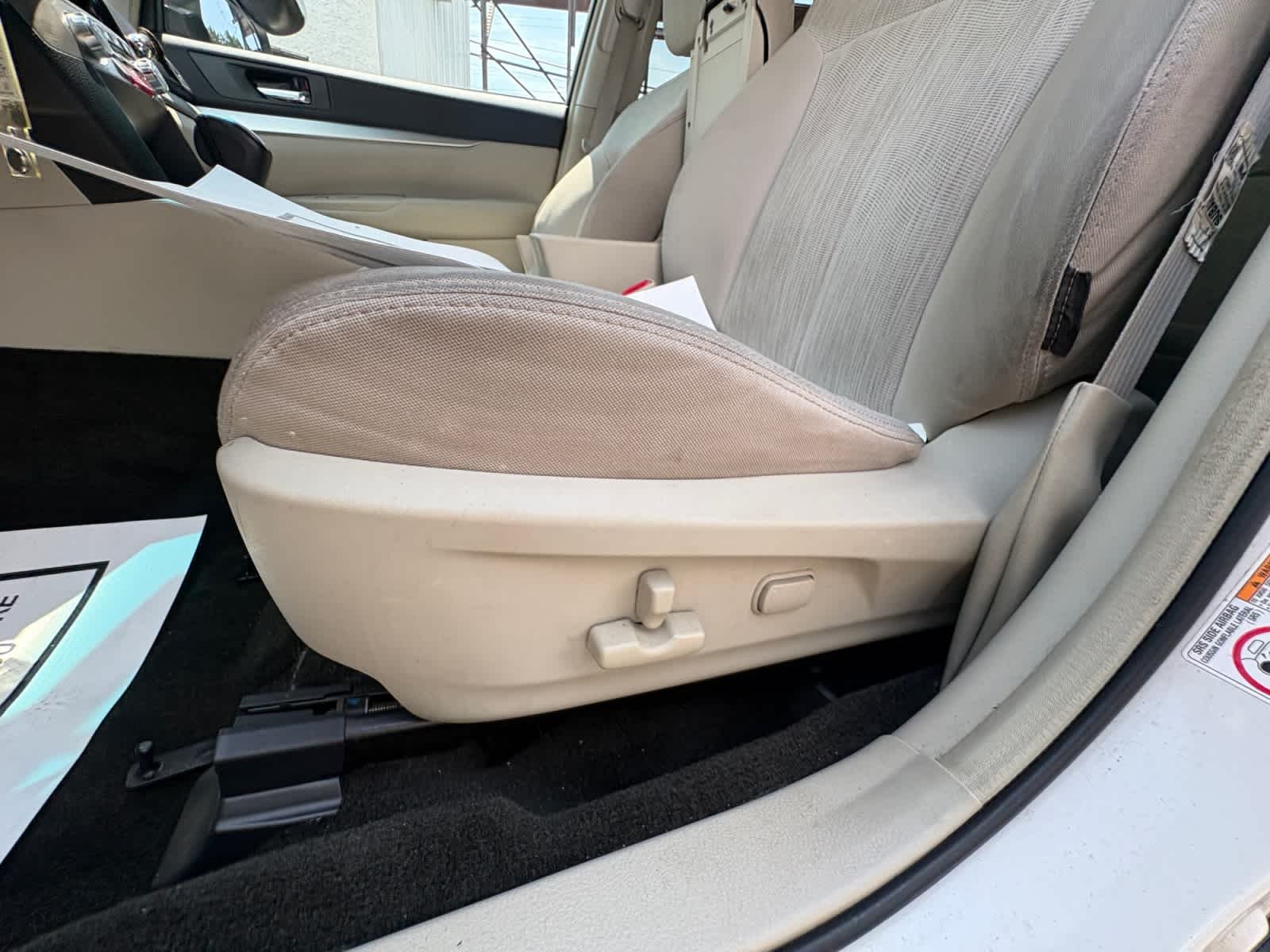 Used 2013 Satin White Pearl Subaru 2.5i Premium image 30
