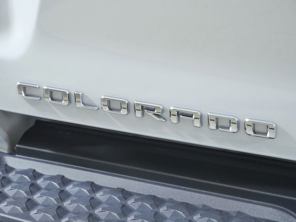 Used 2025 White Chevrolet ZR2 image 14