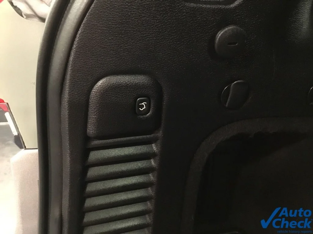 Used 2016 Silver Jeep Limited image 13