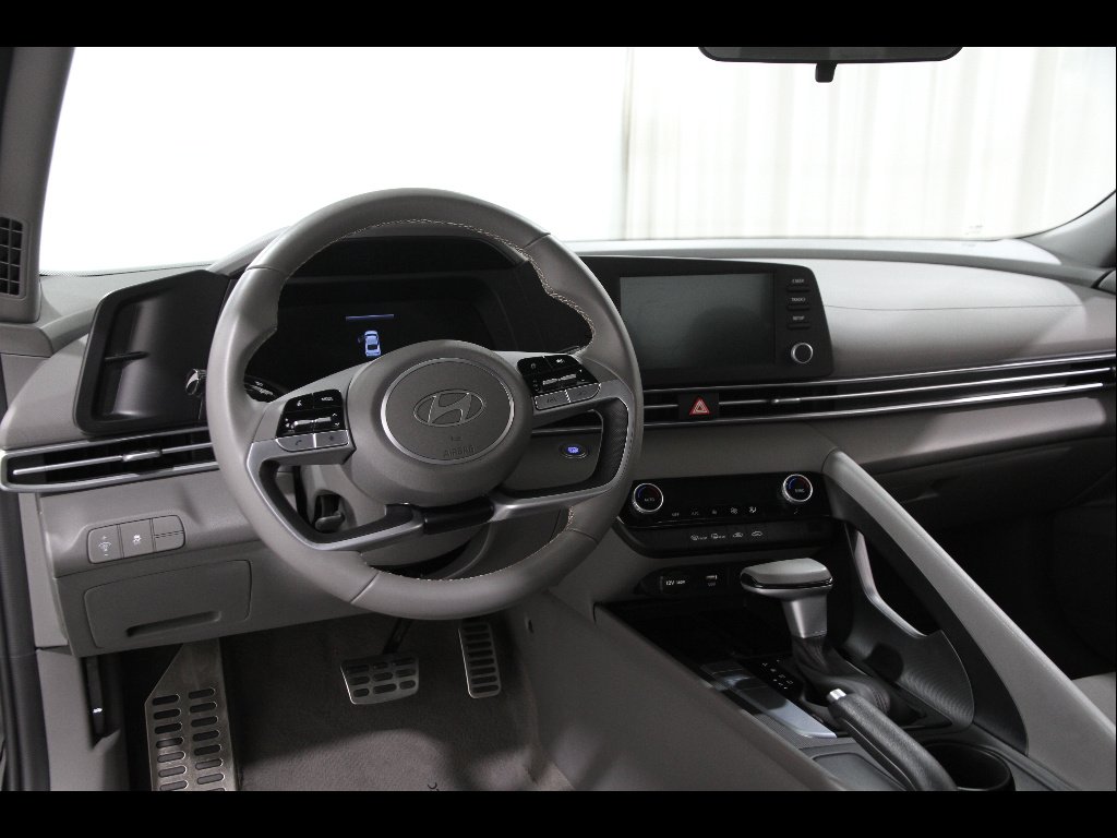 Certified Used 2025 Abyss Black Pearl Hyundai SEL Sport image 6