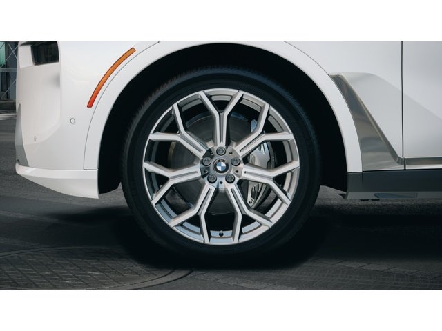 New 2027 Mineral White Metallic BMW  image 7