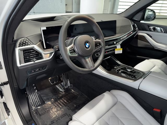 New 2026 Alpine White BMW sDrive40i image 14