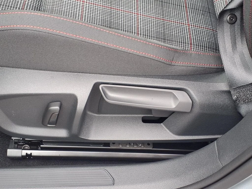 New 2026 Alpine Silver Metallic Volkswagen S image 12