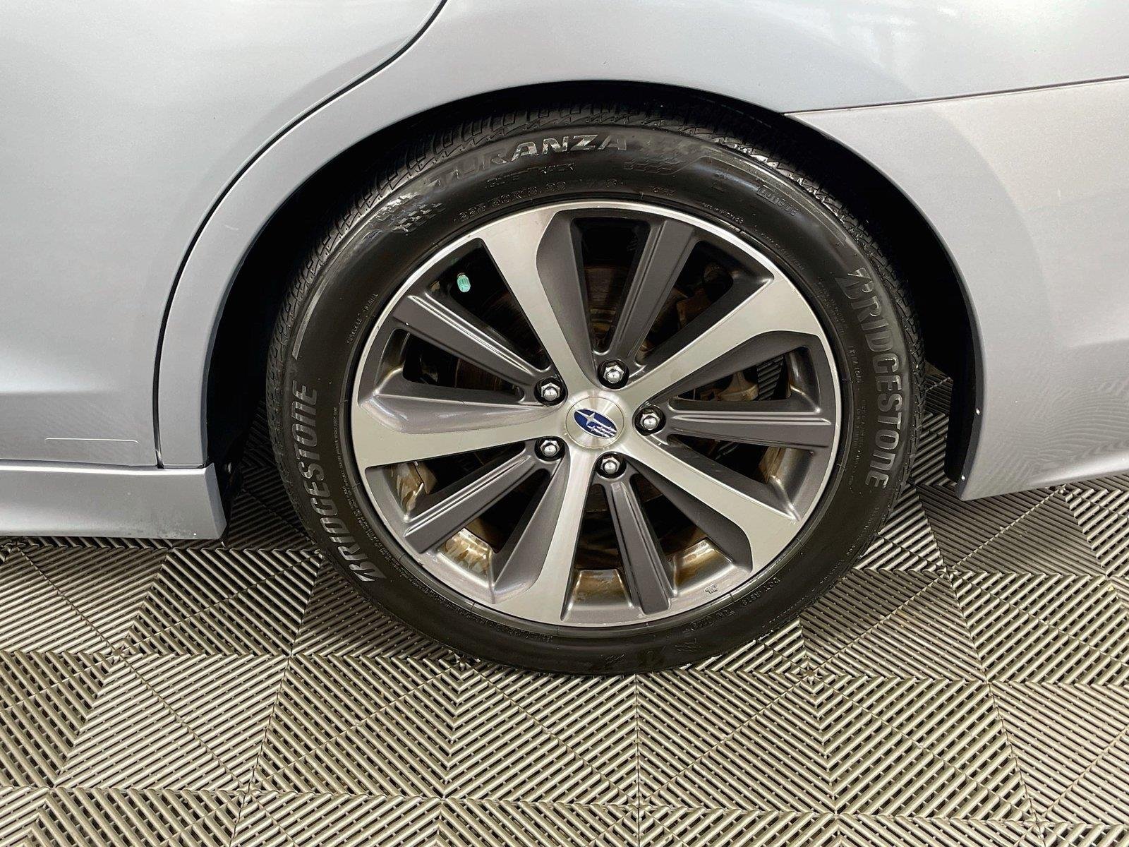 Used 2015 Ice Silver Metallic Subaru 2.5i Limited image 32