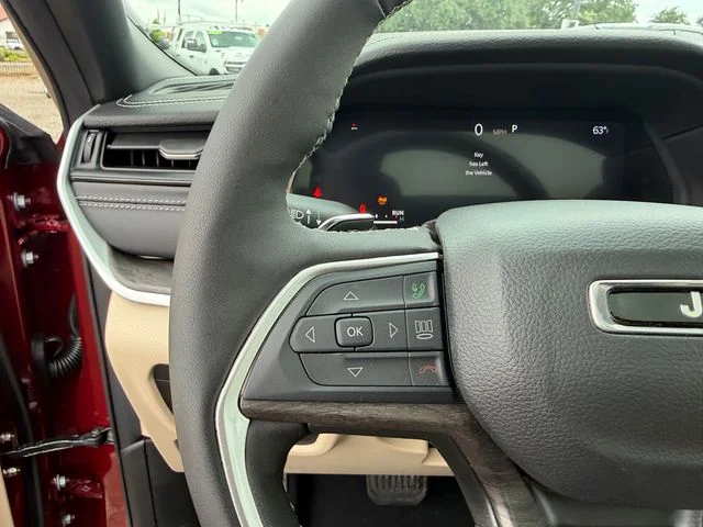 New 2026 Velvet Red Pearl-Coat Exterior Paint Jeep Limited image 18