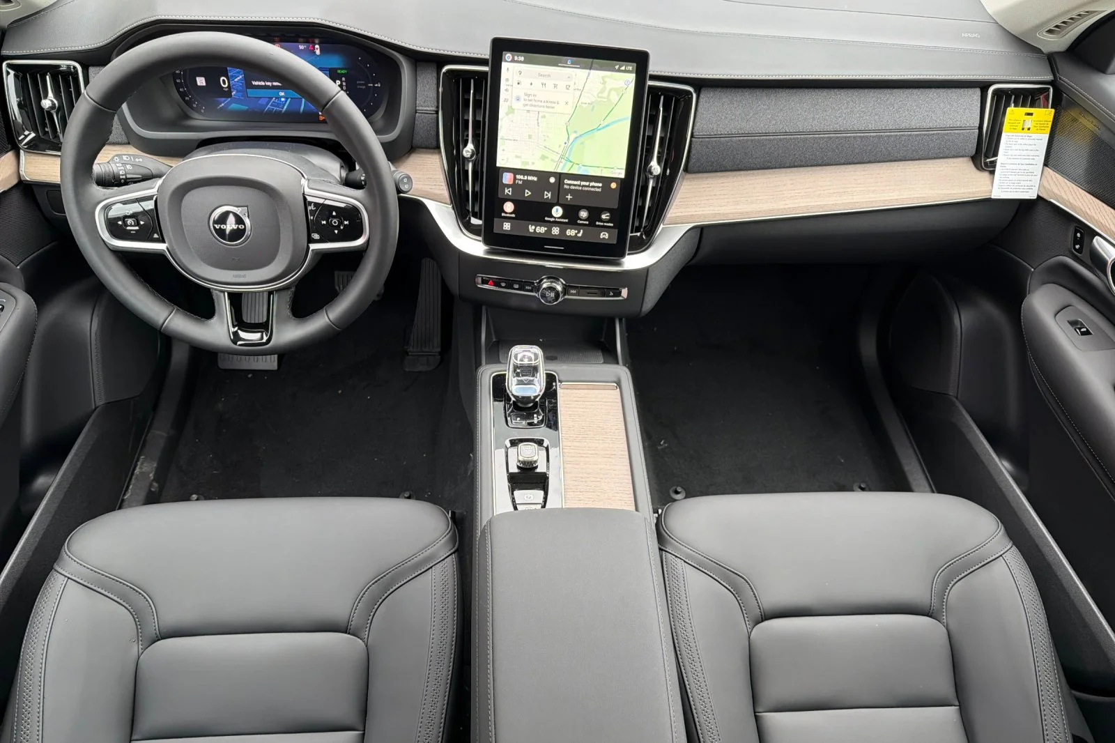New 2026 AURORA SILVER Volvo Plus image 9