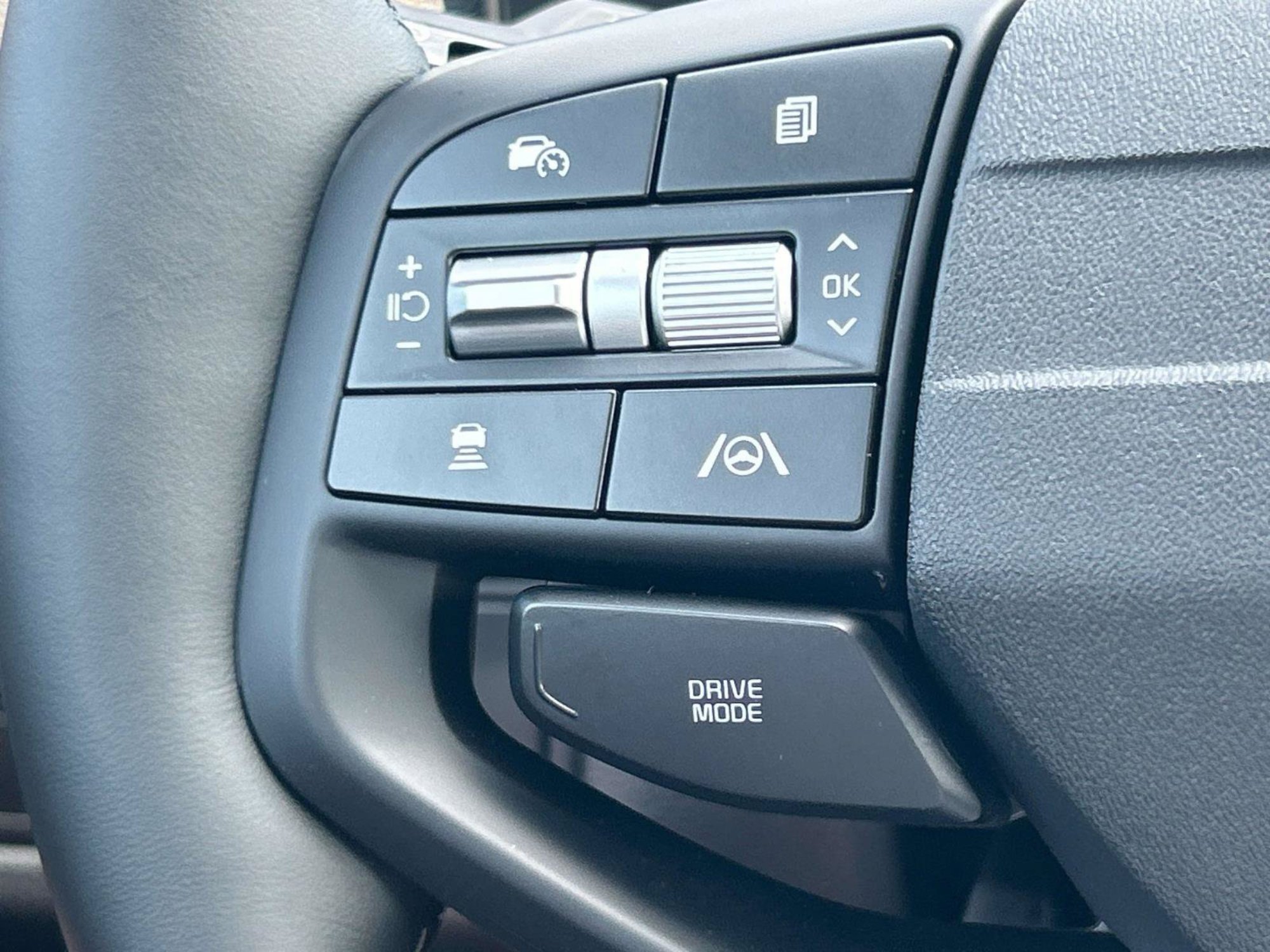 New 2026 Glacial White Pearl Kia SX-Prestige image 25