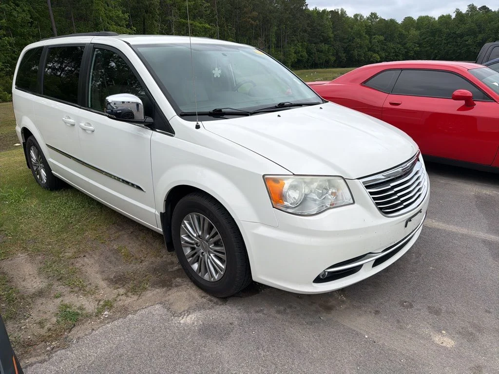 2013 Chrysler Town & Country Touring-L