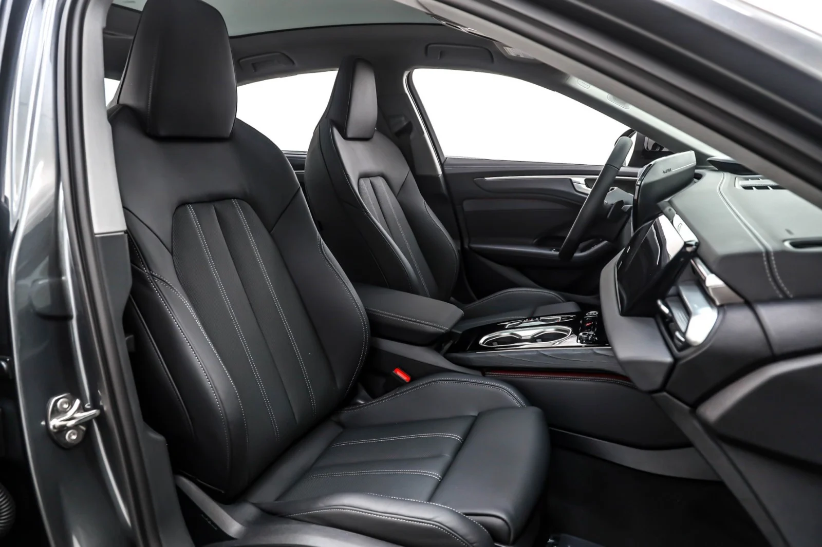 2026 Audi A6 Premium Plus - Photo 7