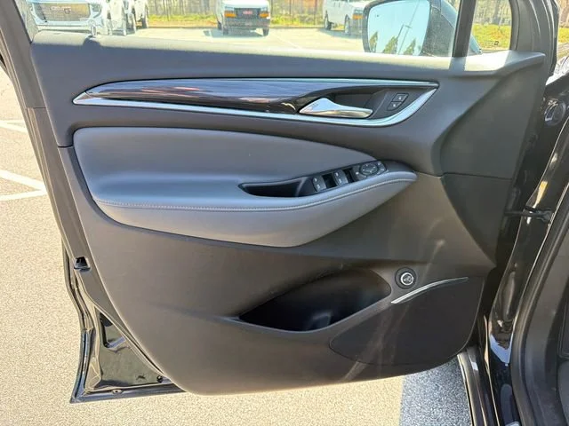 Used 2020 Ebony Twilight Metallic Buick Essence image 10