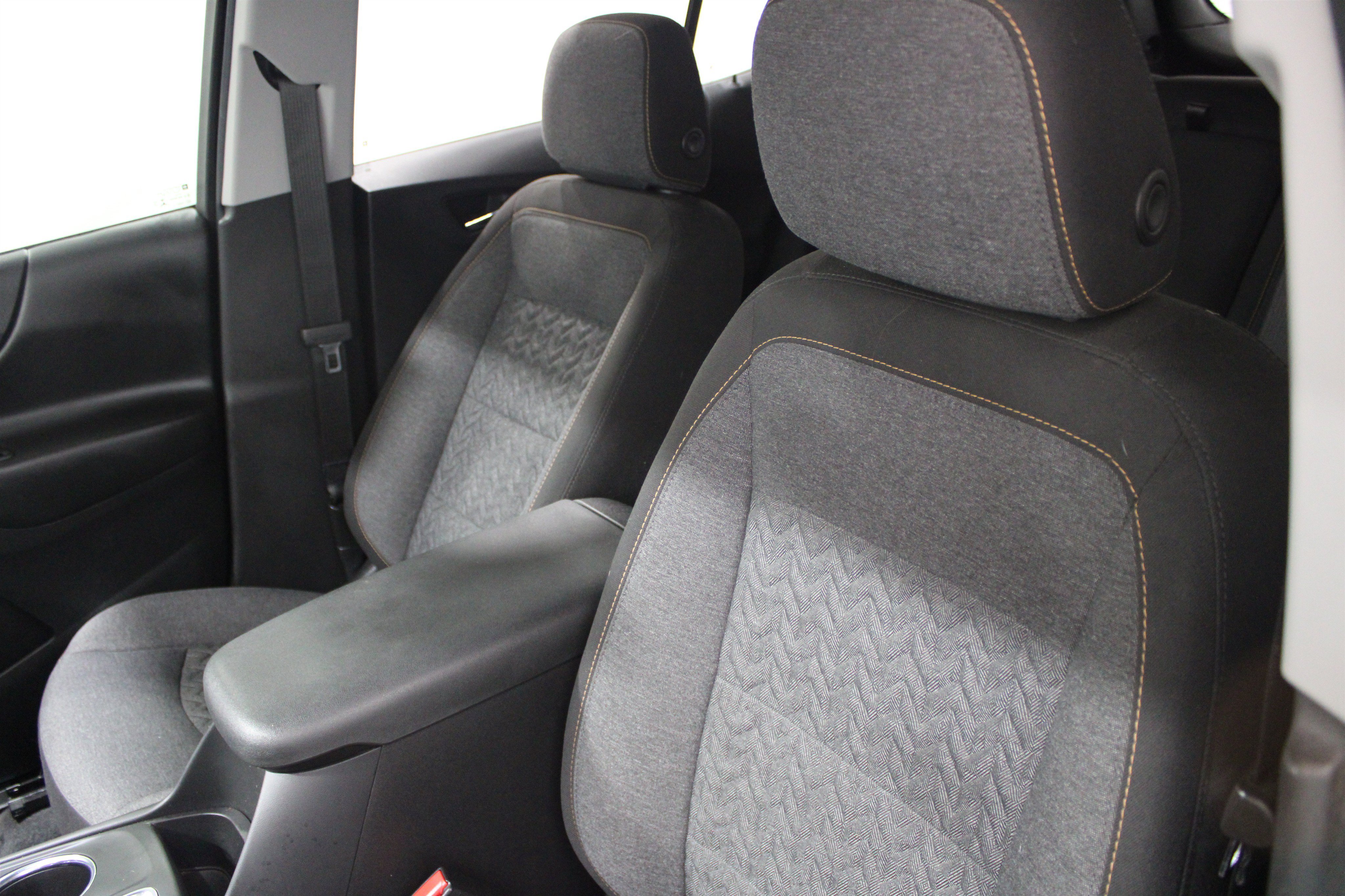 Used 2022 Iron Gray Metallic Chevrolet LT image 6