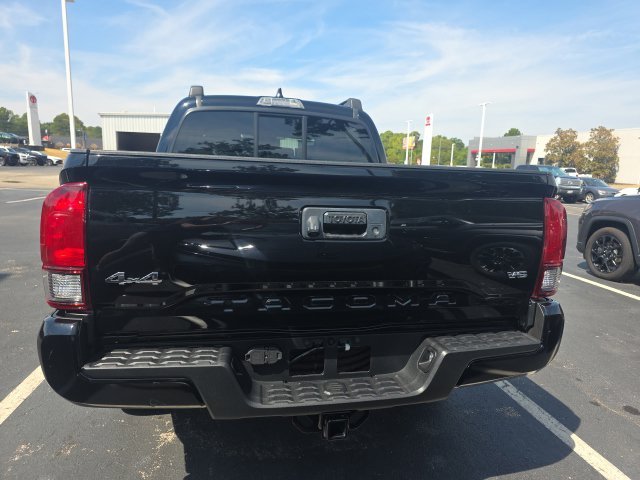Used 2022 Midnight Black Metallic Toyota SR image 9