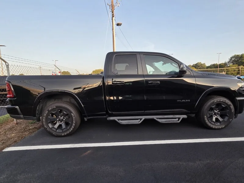 Used 2025 Diamond Black RAM BIG HORN/LONE STAR image 8