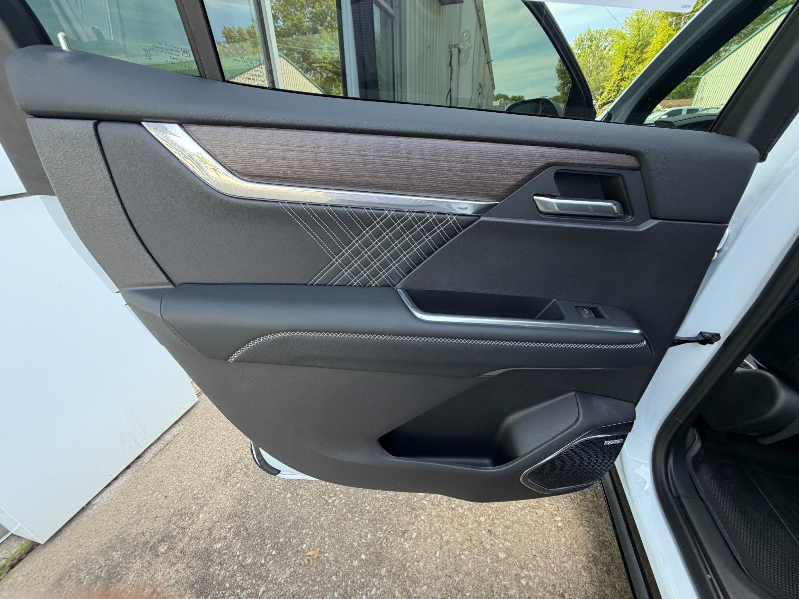 2026 GMC Acadia Denali - Photo 23
