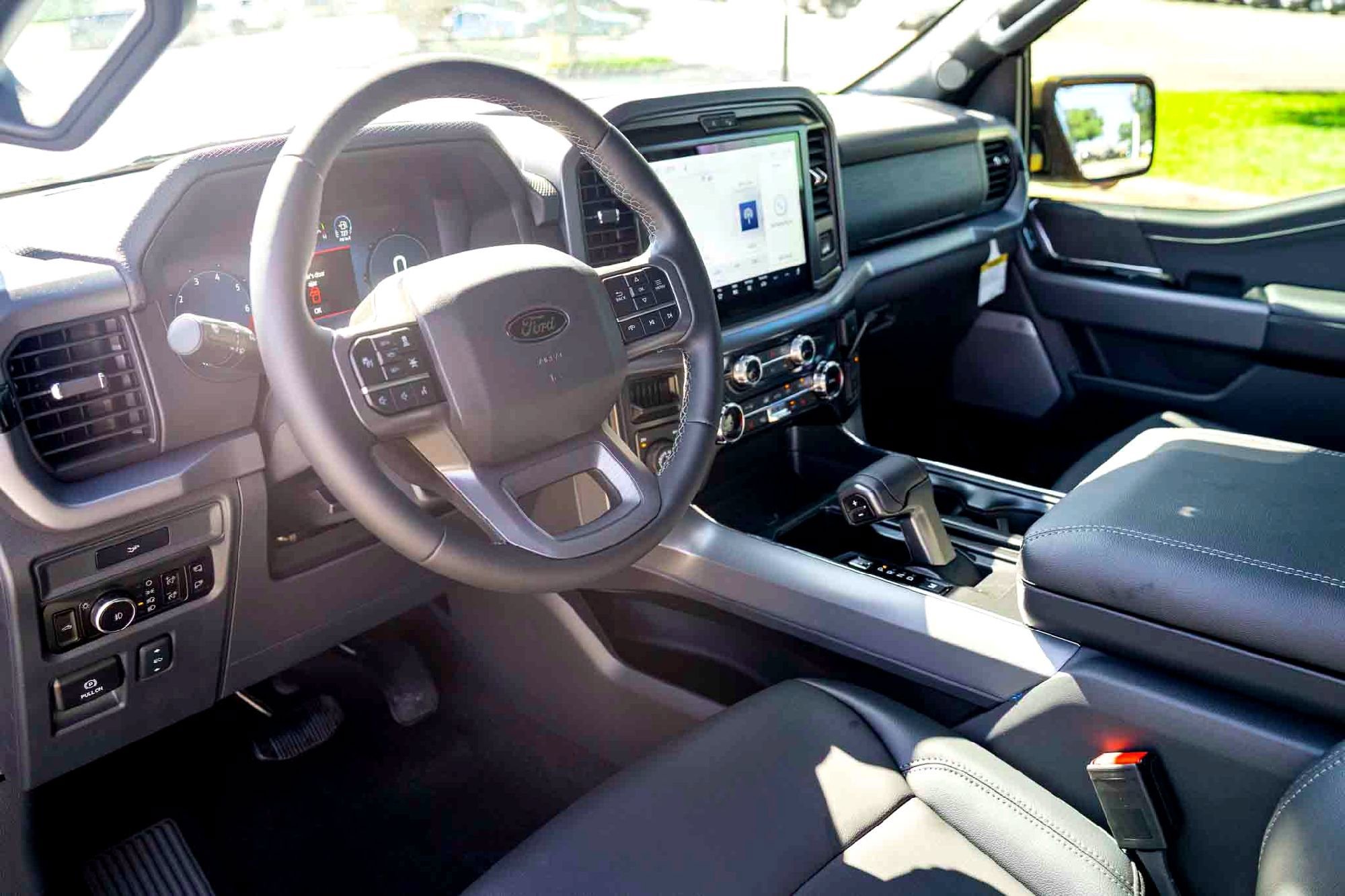 New 2026 Agate Black Metallic Ford XLT image 10