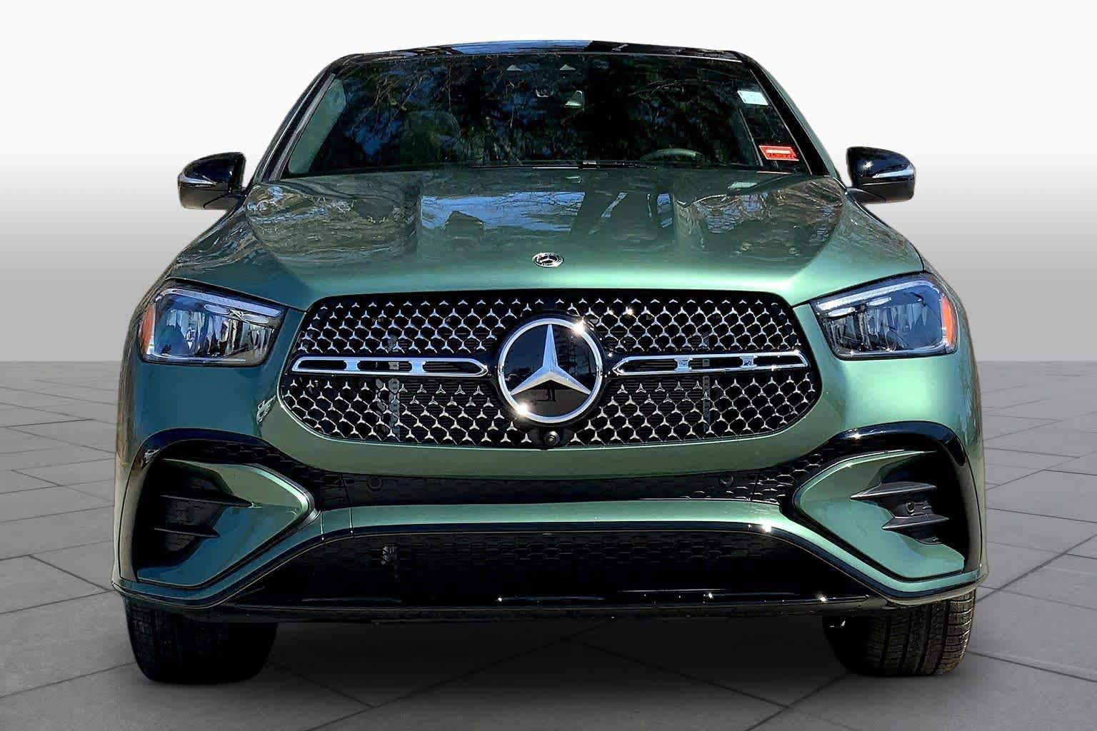 New 2026 MANUFAKTUR Ireland Mid Green Metallic Mercedes-Benz GLE 450 image 3