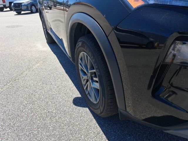 Used 2023 Black Nissan S image 4