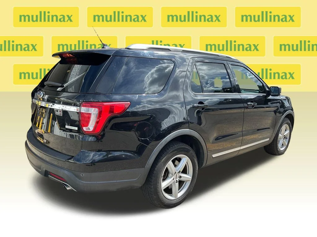 Used 2019 Black Ford XLT image 2