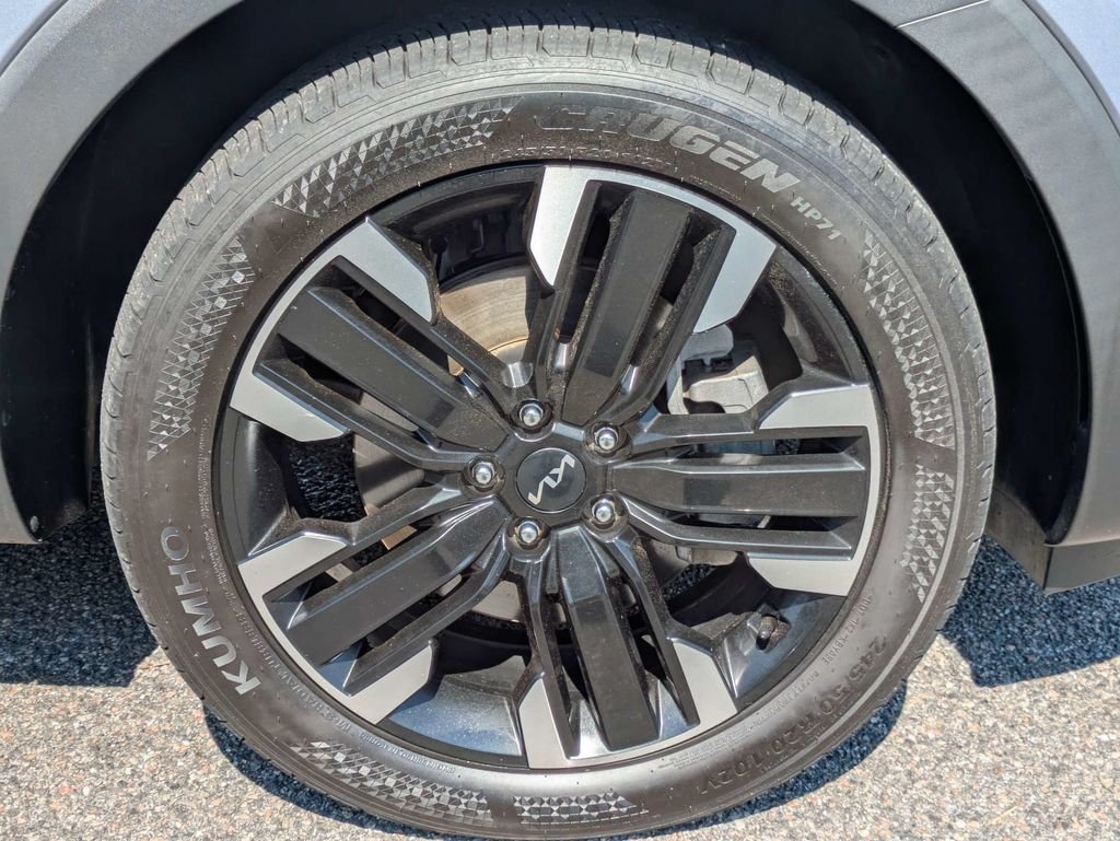 Used 2024 Silver Kia SX-Prestige image 11