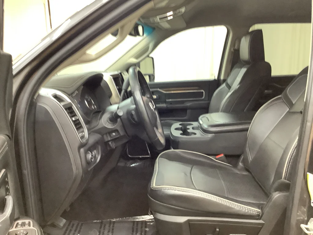 Used 2024 Granite Crystal Metallic Clearcoat Ram Laramie image 14