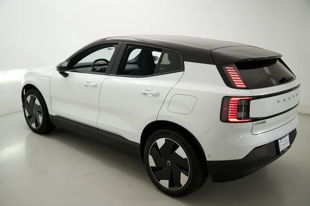 New 2026 Crystal White Volvo Ultra image 7