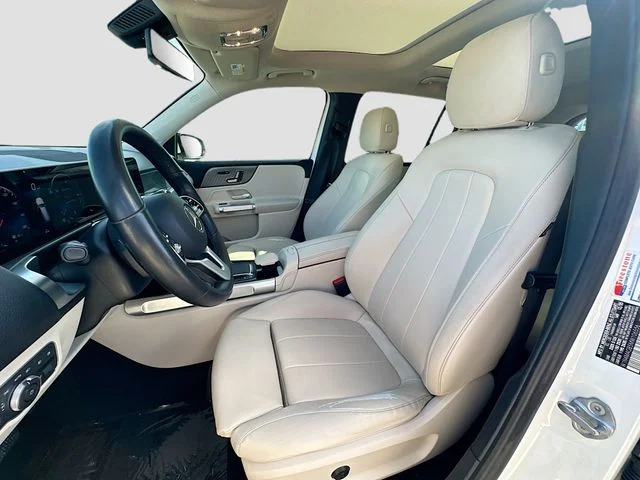 Used 2021 White Mercedes-Benz GLB 250 image 20