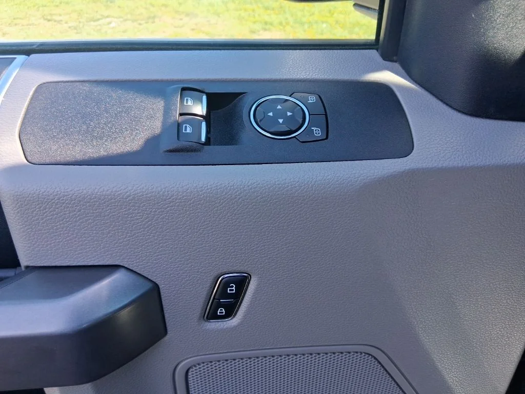Used 2021 Agate Black Metallic Ford XLT image 12