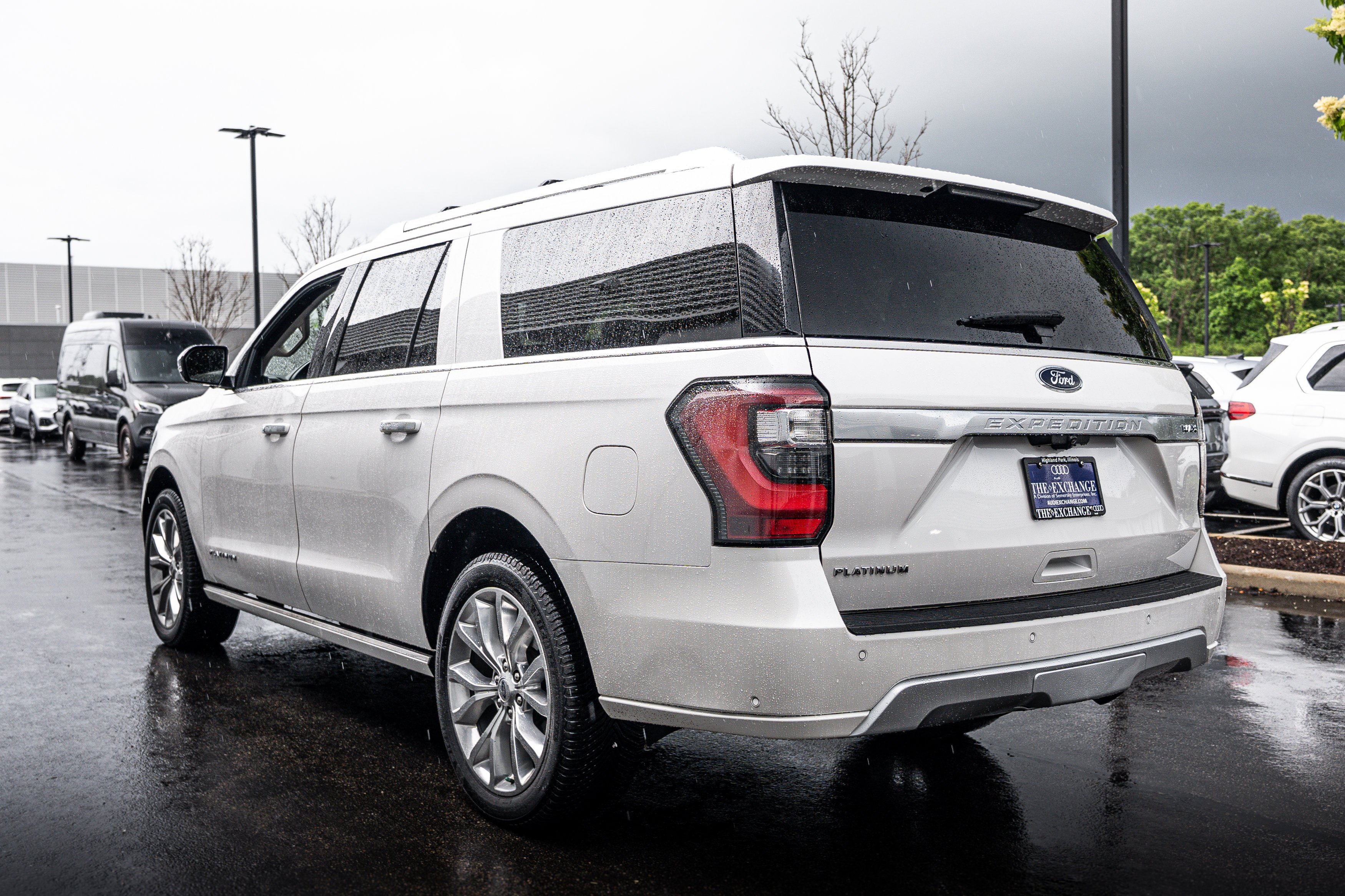 Used 2019 White Platinum Metallic Tri-Coat Ford Platinum image 5