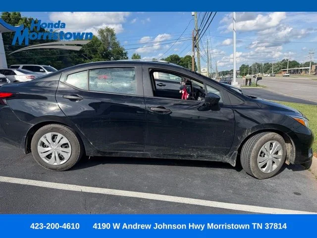 2024 Nissan Versa 1.6 S CVT's photo