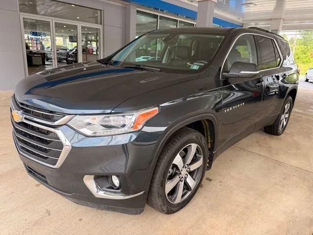 Used 2021 Chevrolet Traverse 3LT with VIN 1GNEVHKW9MJ144564 for sale in Slippery Rock, PA