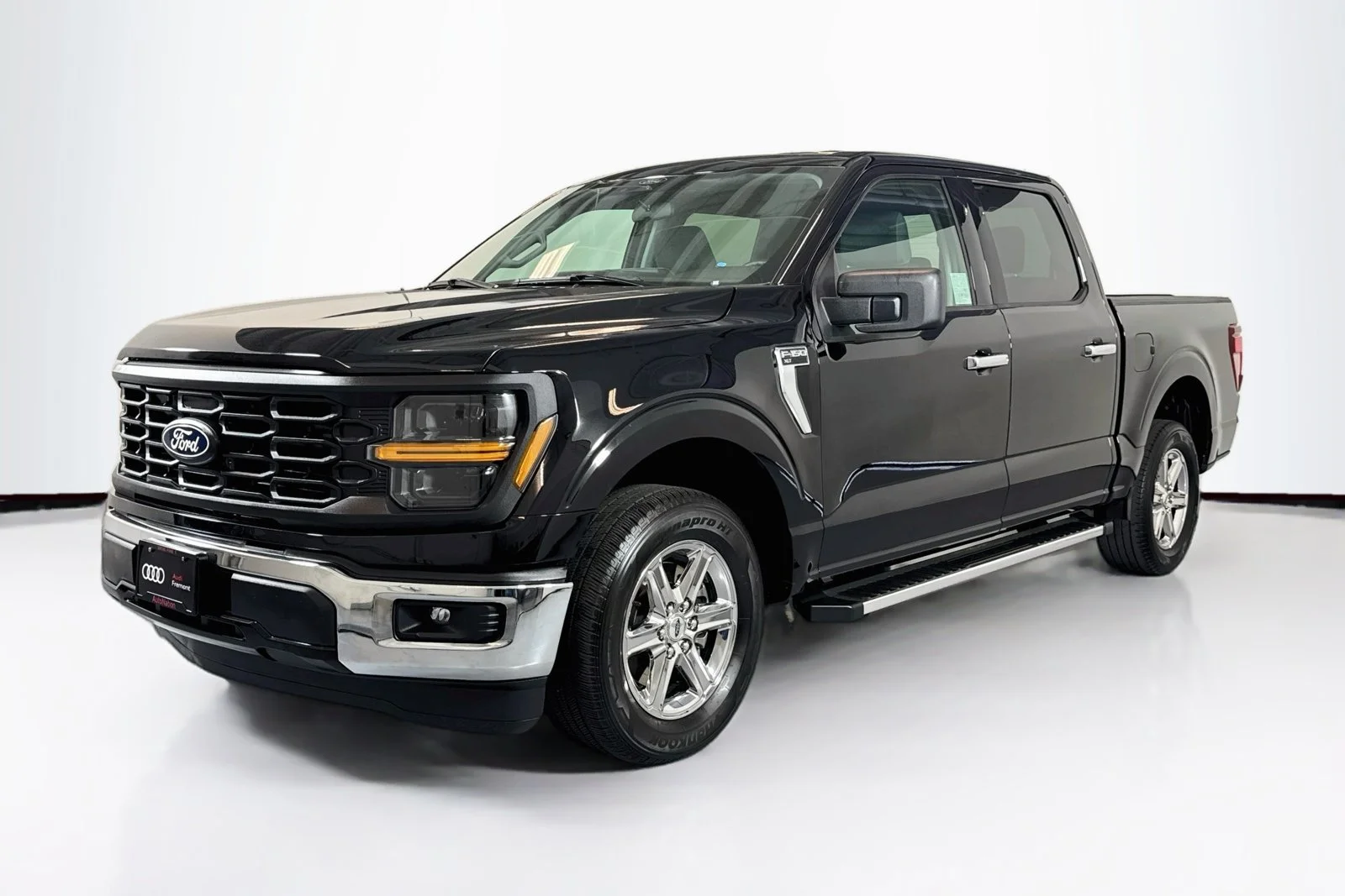Used 2025 Agate Black Metallic Ford XLT image 1