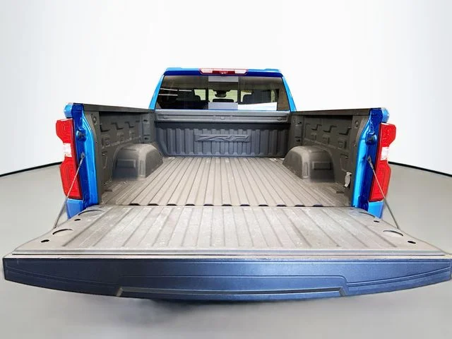 Used 2022 Blue Chevrolet ZR2 image 29