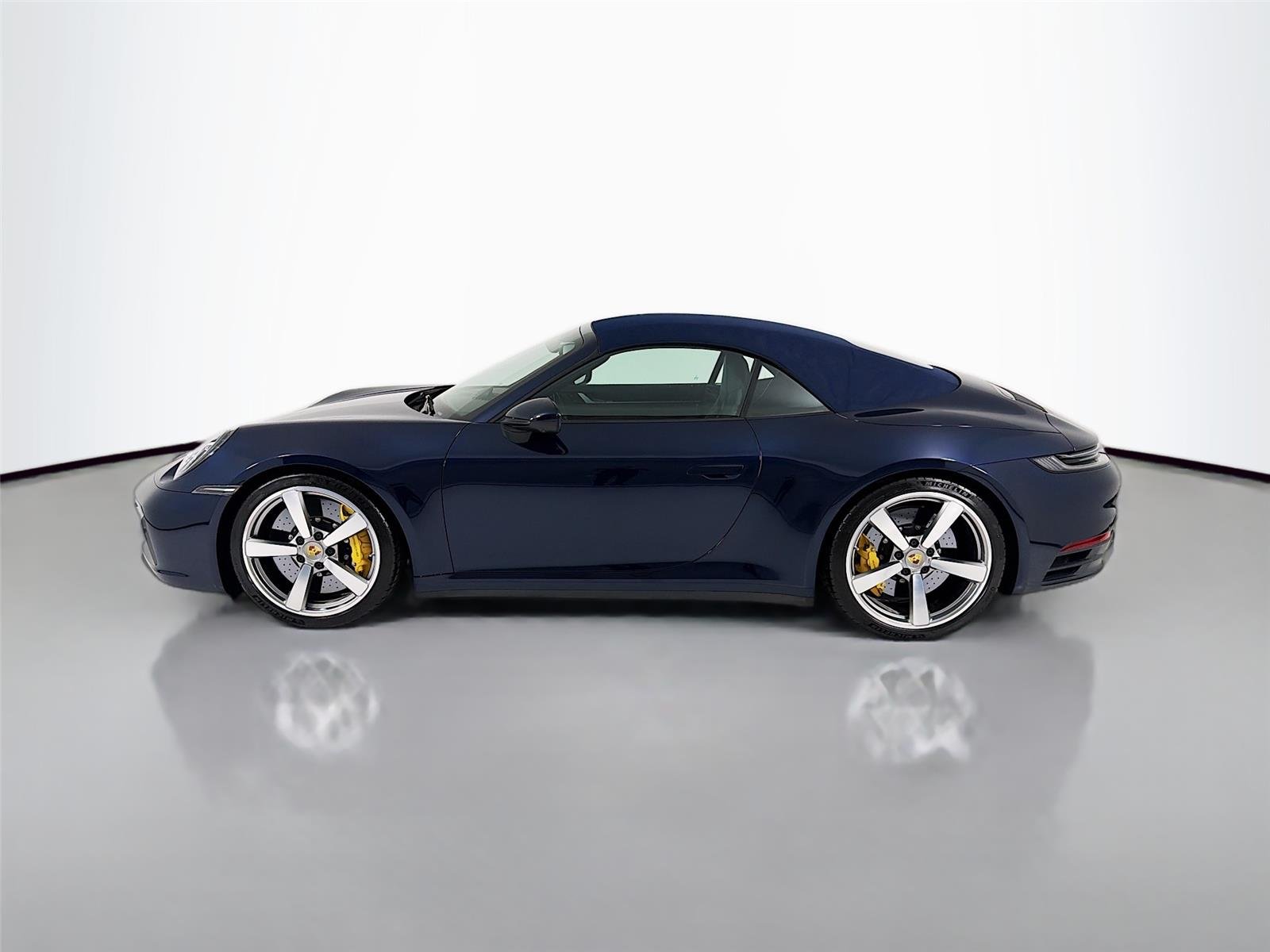 Used 2021  PORSCHE  image 2