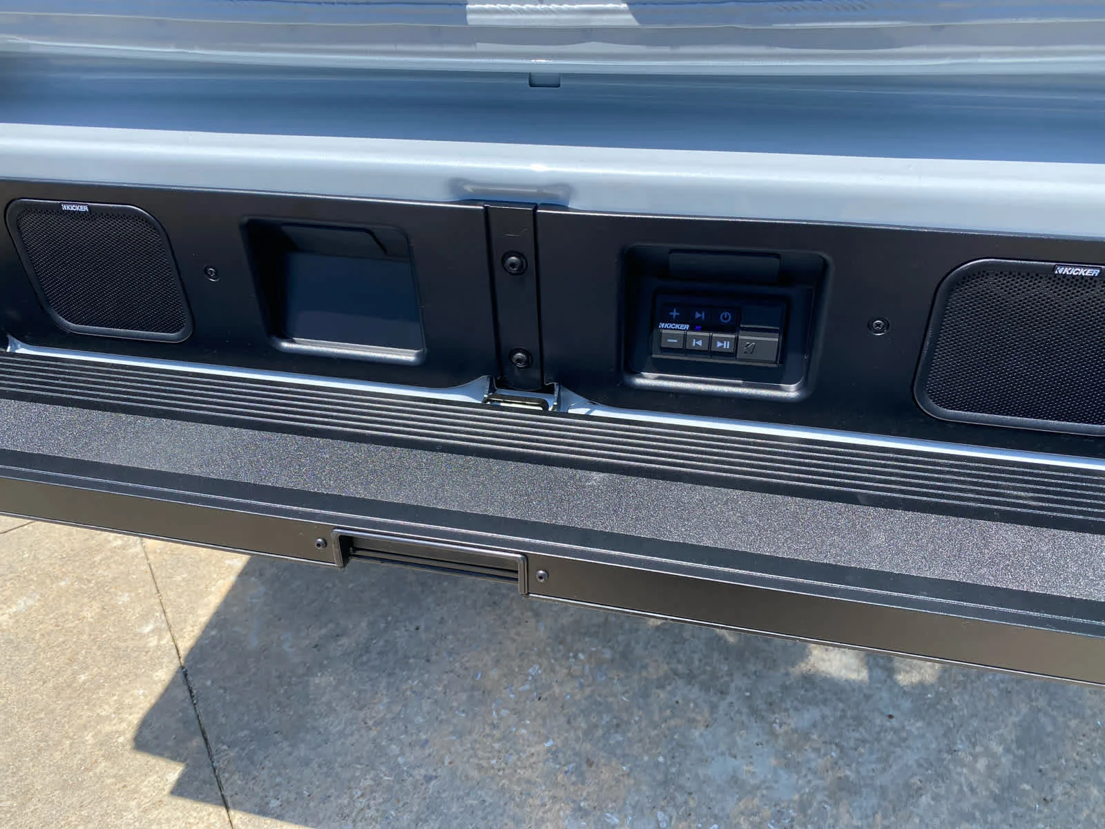 New 2026 Glacier White Tricoat GMC Denali Ultimate image 29
