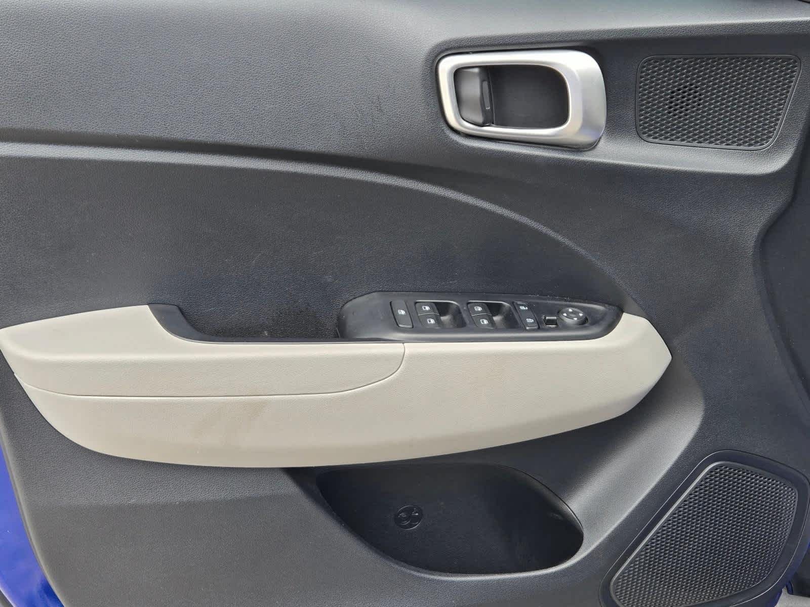 2023 Hyundai Venue SEL - Photo 13