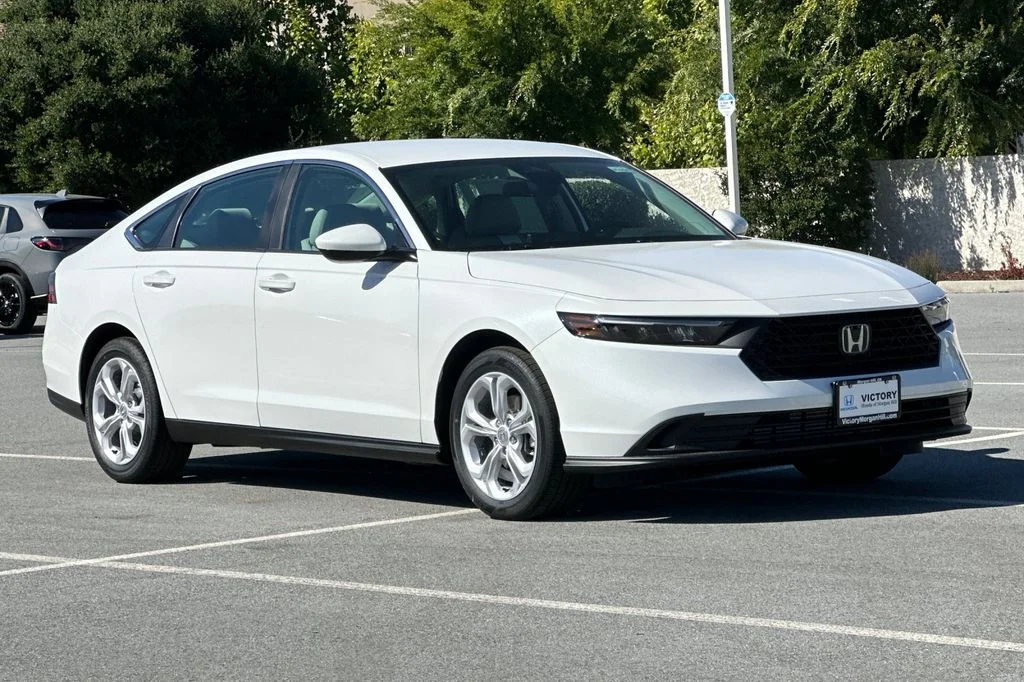 New 2026 Platinum White Pearl Honda LX image 2
