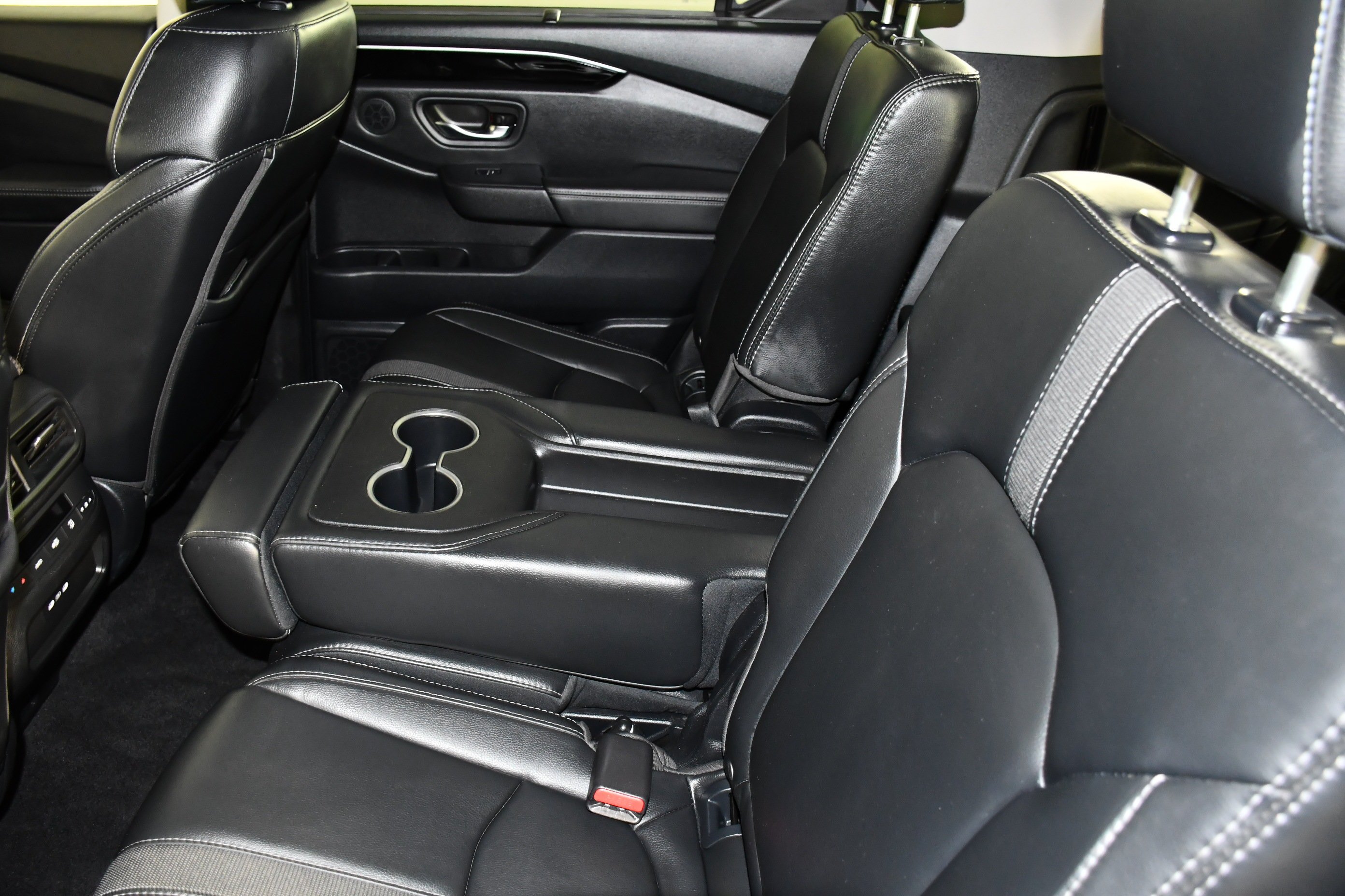 Used 2024 Modern Steel Metallic Honda EX-L 8 Passenger image 49