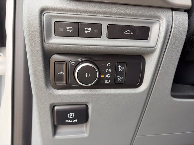 Used 2022 White Ford XL image 24