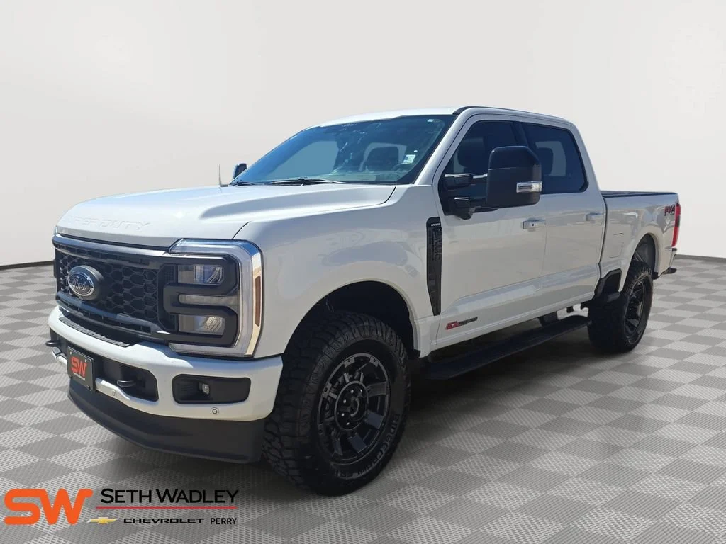 Used 2024 White Ford LARIAT image 3