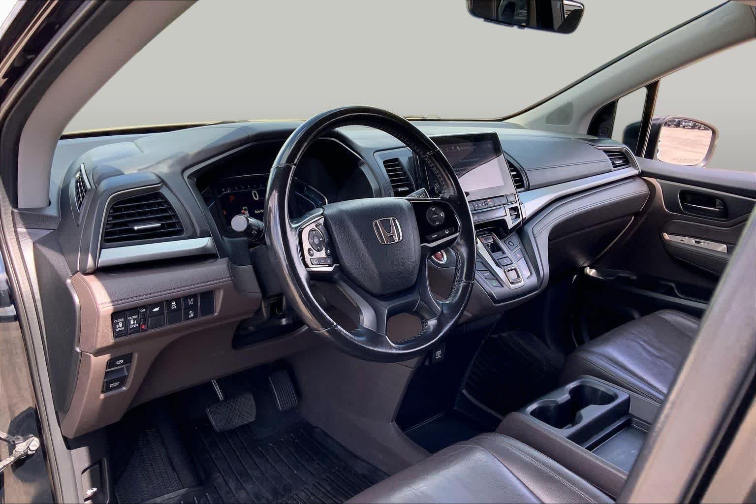 Used 2018 Crystal Black Pearl Honda EX-L image 17