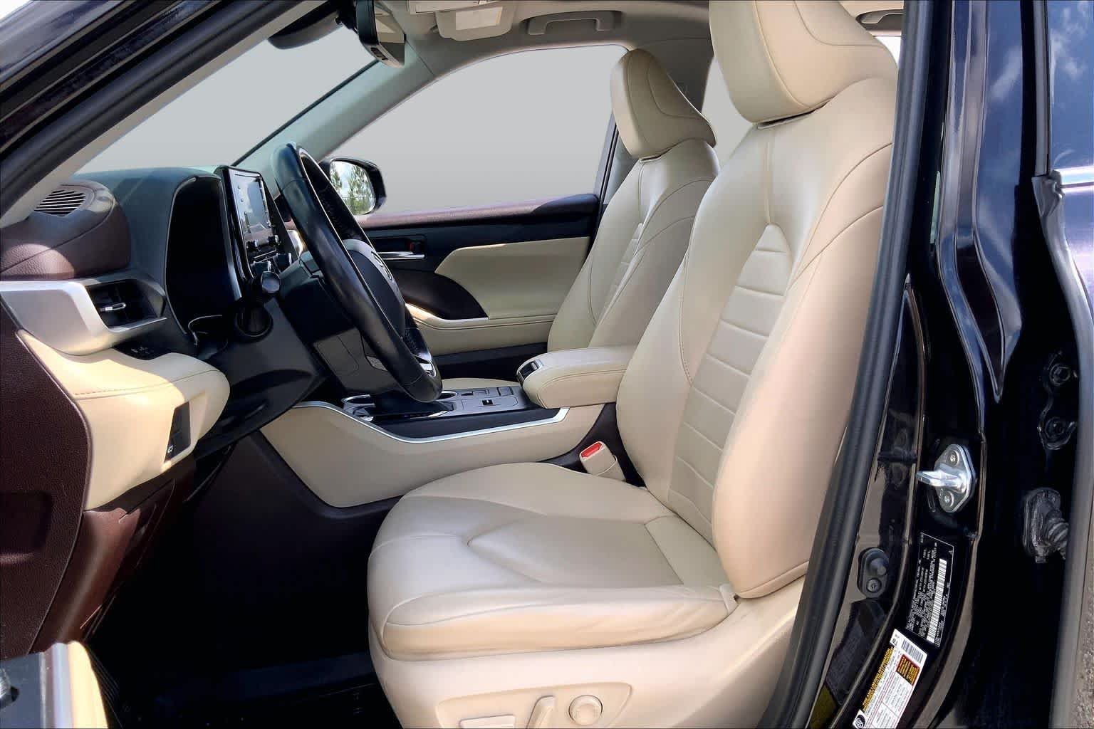 Used 2020 Opulent Amber Toyota XLE image 8